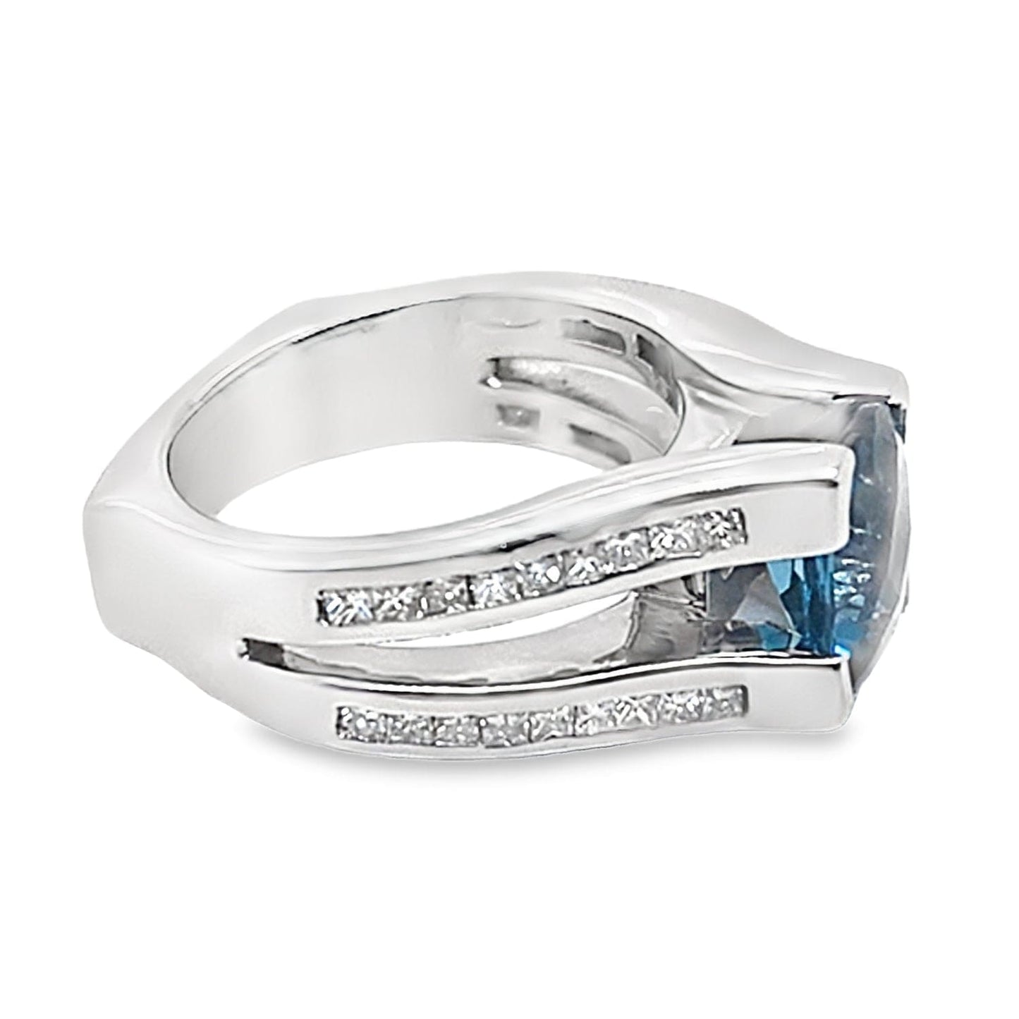 14K WHITE GOLD  CUSHION CUT LONDON BLUE TOPAZ CENTER 1.20 CT TW NATURAL PRINCESS DIAMOND ACCENT RING WITH SQUARE SHANK
