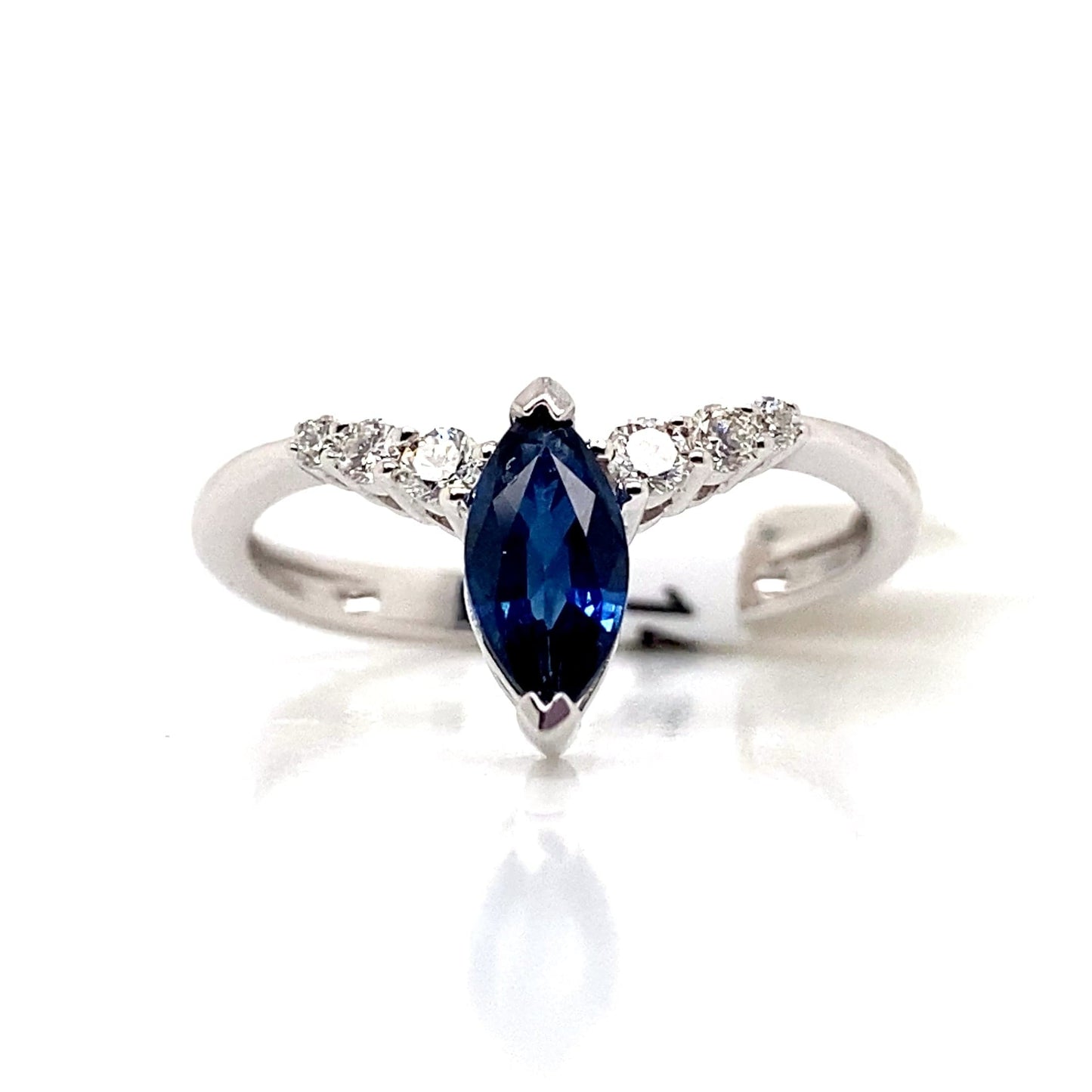 14K WHITE GOLD 0.60 CT SAPPHIRE CENTER 0.172 TW NATURAL DIAMOND ACCENT RING