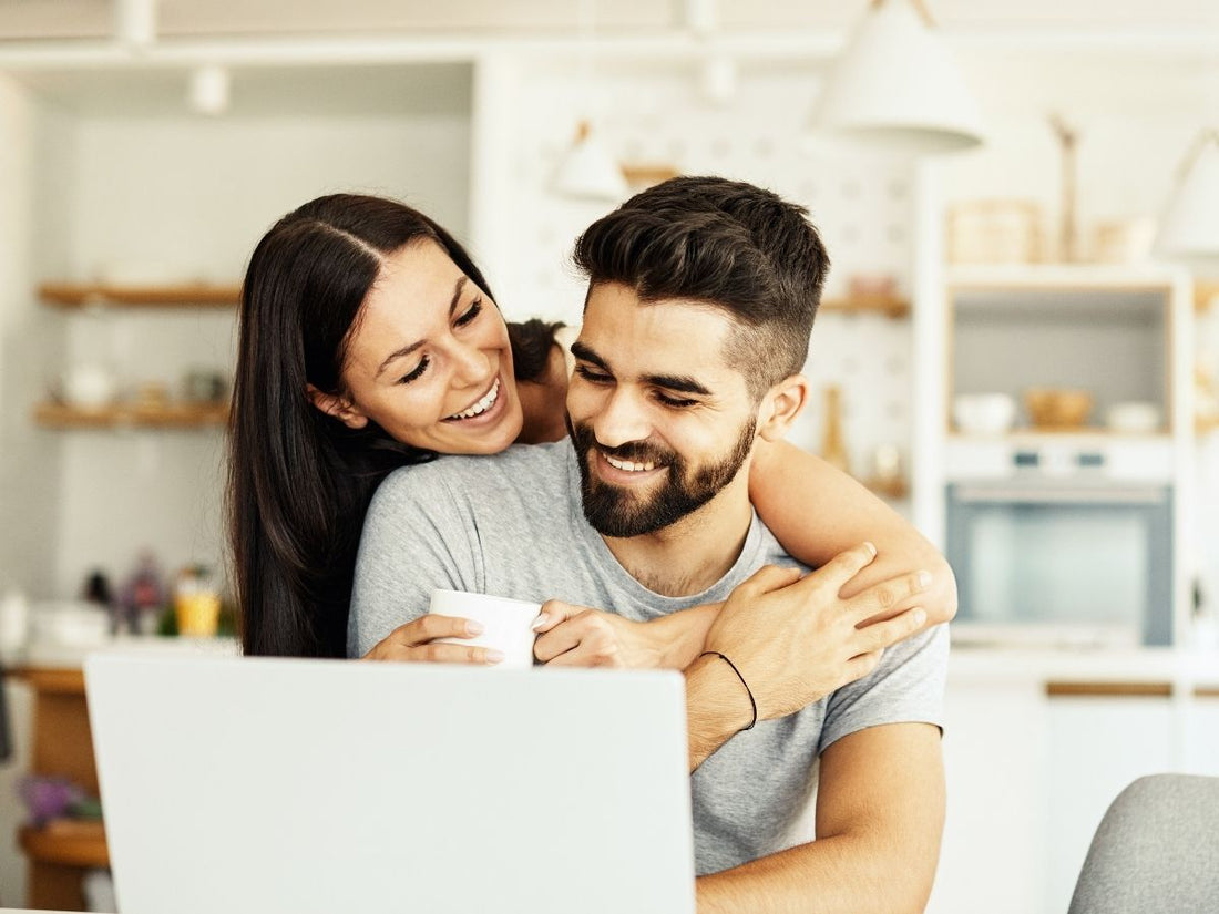 customer booking appt on laptop