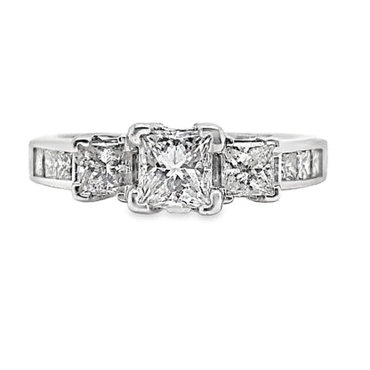 14K WHITE GOLD .68 CT NATURAL PRINCESS CUT DIAMOND CENTER I/SI1 1.10 CT TW NATURAL PRINCESS DIAMOND ACCENT THREE STONE STYLE RING