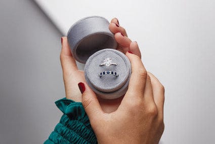 sapphire and diamond wedding band