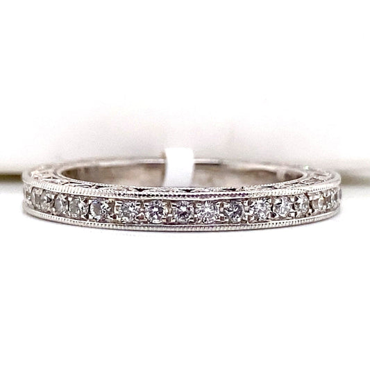 18K WHITE GOLD 1.15 CT TW SCALLOPED WEDDING BAND