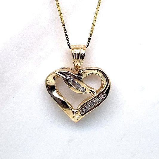 14K YELLOW GOLD 1/4 CT TW NATURAL ROUND BRILLIANT AND BAGUETTE DIAMOND CHANNEL SET HEART PENDANT WITH CHAIN