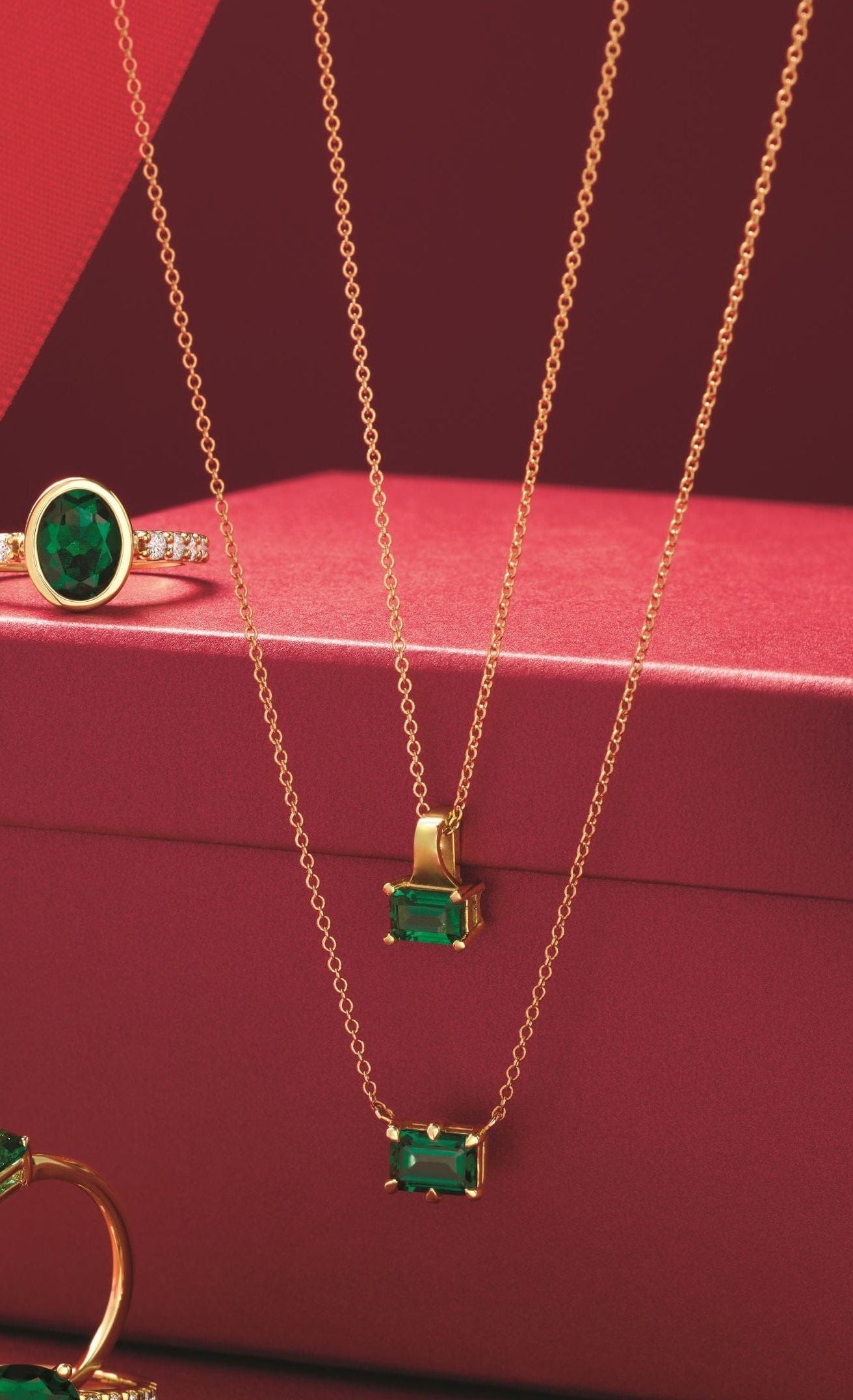 emerald necklaces, emerald rings and emerald earrings
