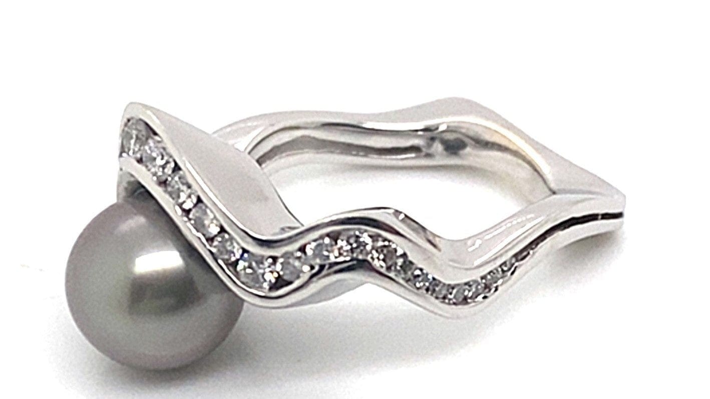 14K WHITE GOLD TAHITIAN PEARL CENTER .45 CT TW NATURAL ROUND BRILLIANT DIAMOND CENTER CUSTOM RING