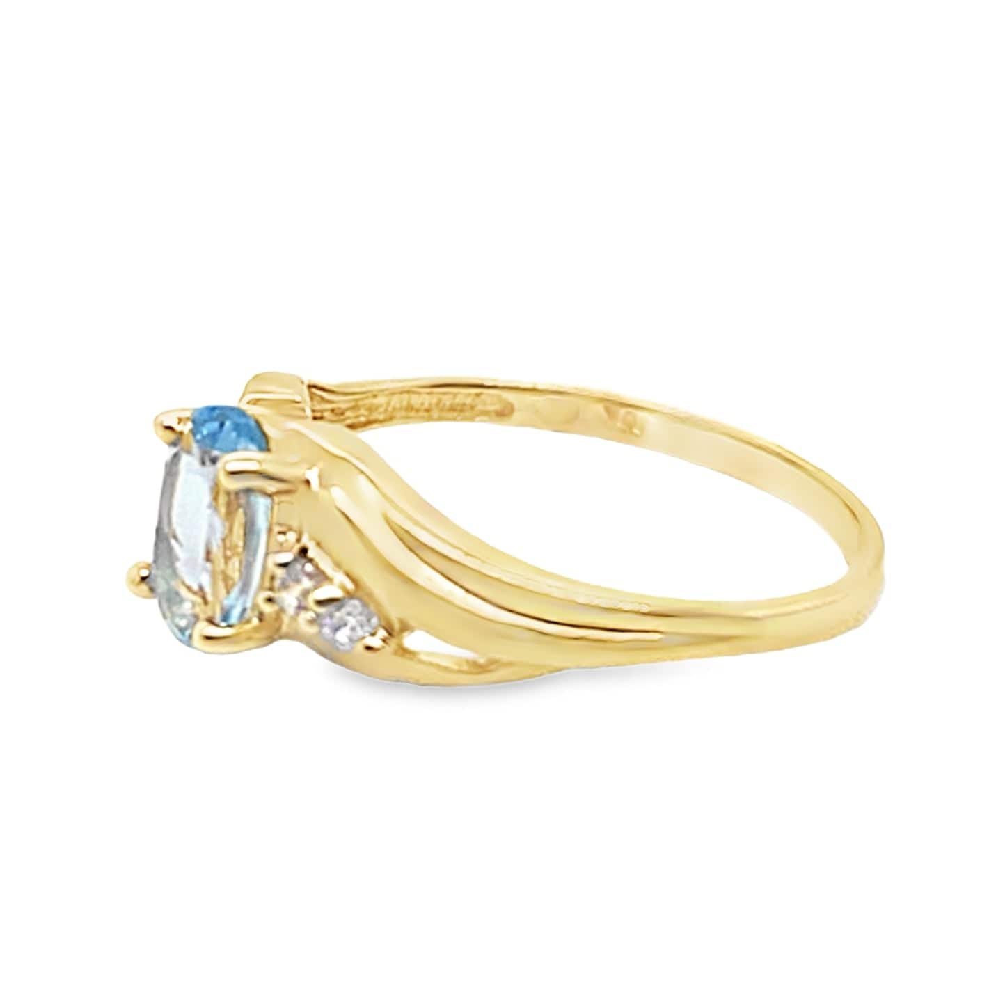 14K YELLOW GOLD 7X5 MM OVAL AQUAMARINE CENTER .10 CT TW NATURAL ROUND BRILLIANT DIAMOND ACCENT  RING