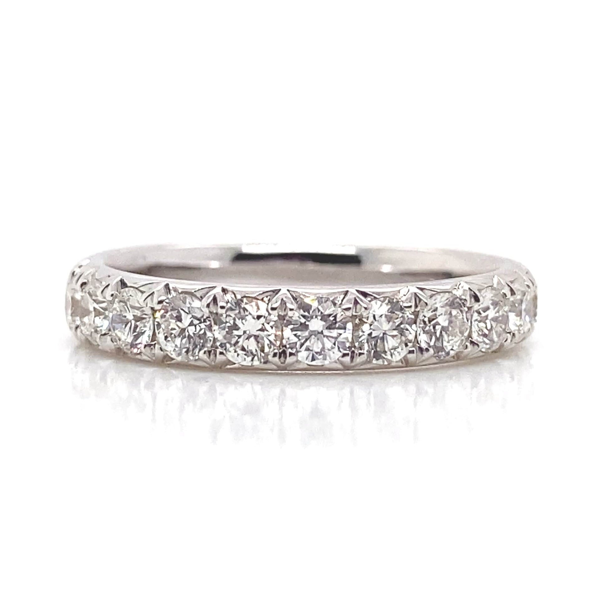 18KW .91CTW NAT RBC CUT DIAMOND F/VS FRENCH-SET BAND