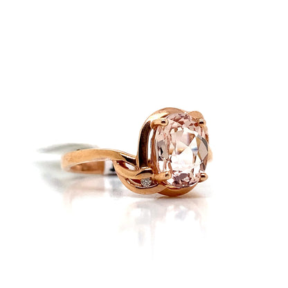 Explore the sophistication of our 14K white gold ring, showcasing a stunning 1.89 CT Morganite center stone accented by natural diamonds. As part of our remarkable jewelry collection, this piece beautifully merges classic allure with contemporary style.