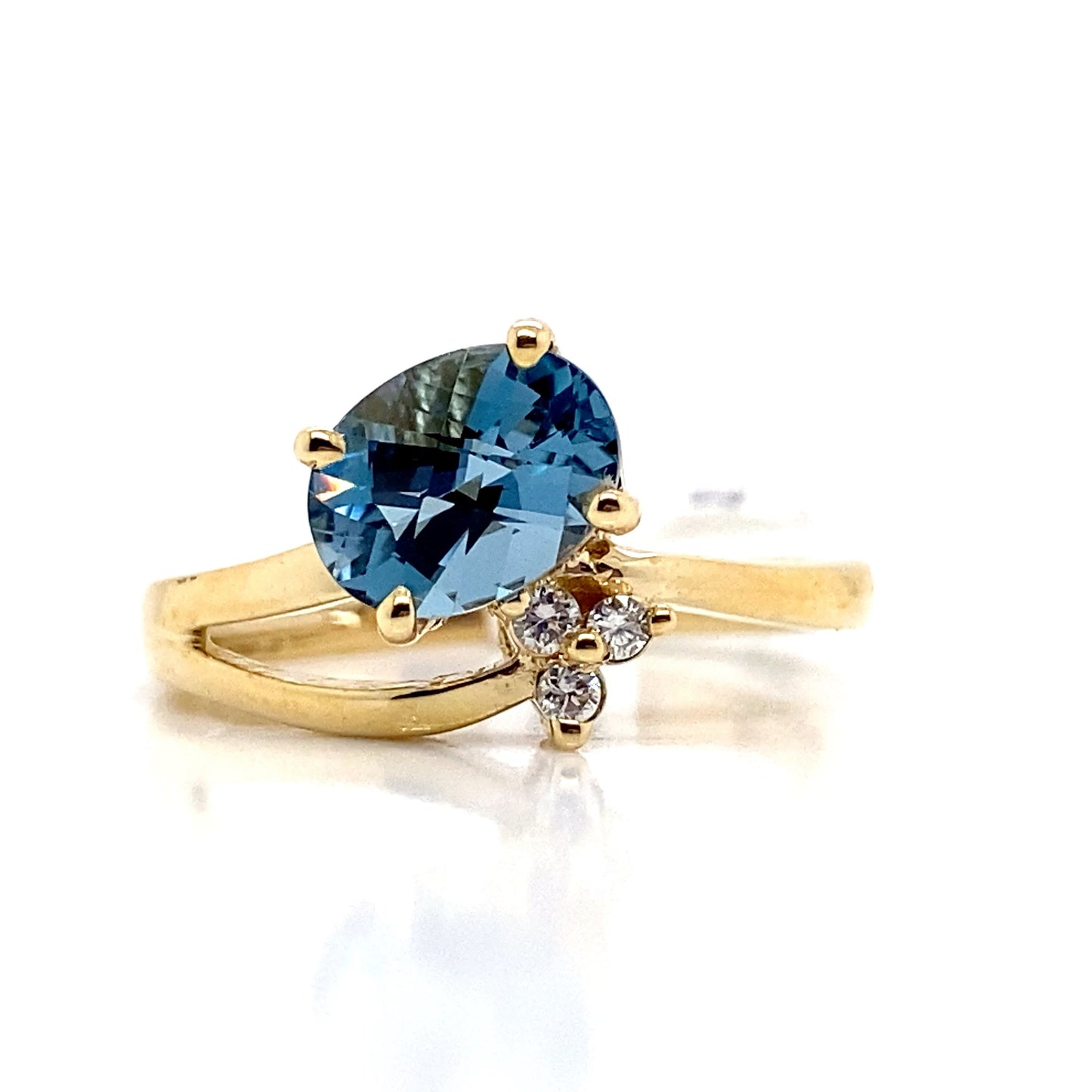 livingstone jewelry 14k white gold 1.55 ct london blue topaz center 0.06 tw natural diamond accent ring