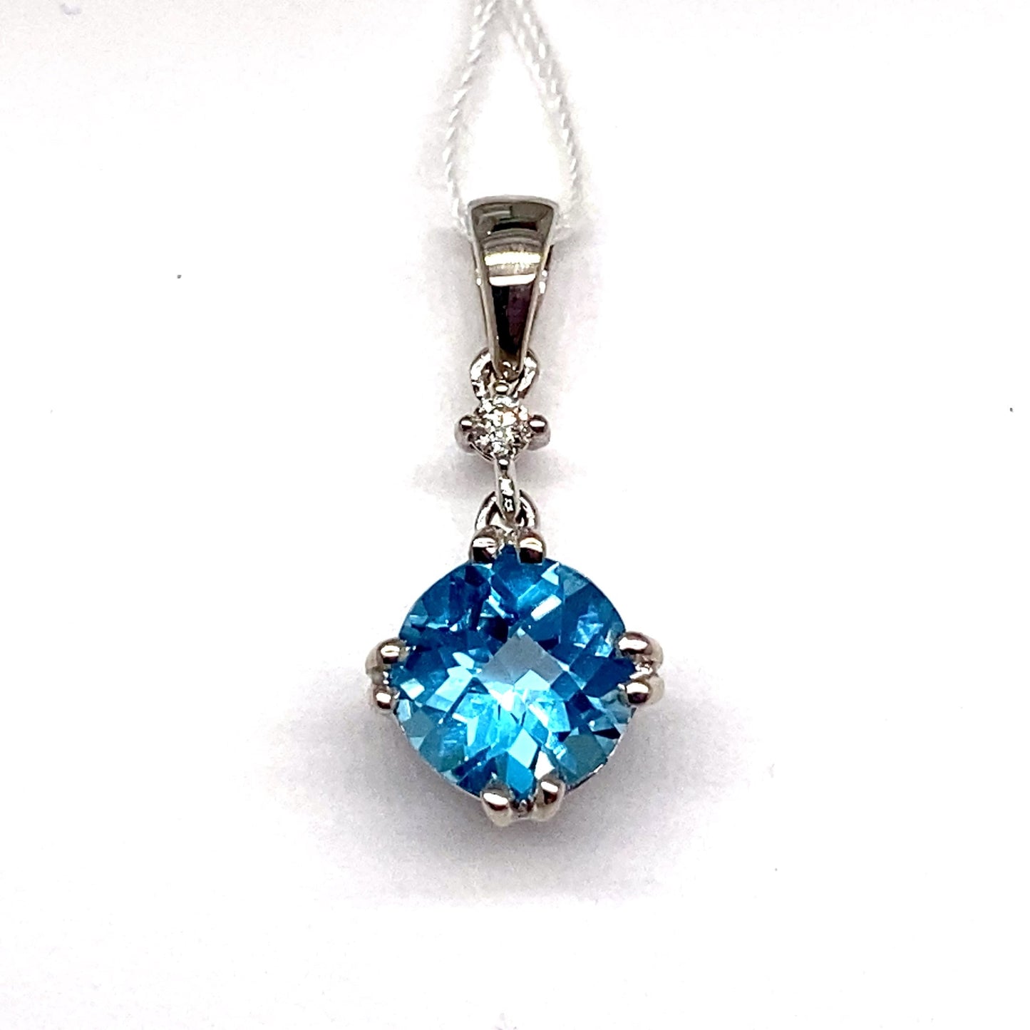 livingstone jewelry 14k white gold 1.00 ct swiss blue topaz center 0.018 ct natural diamond accent pendant