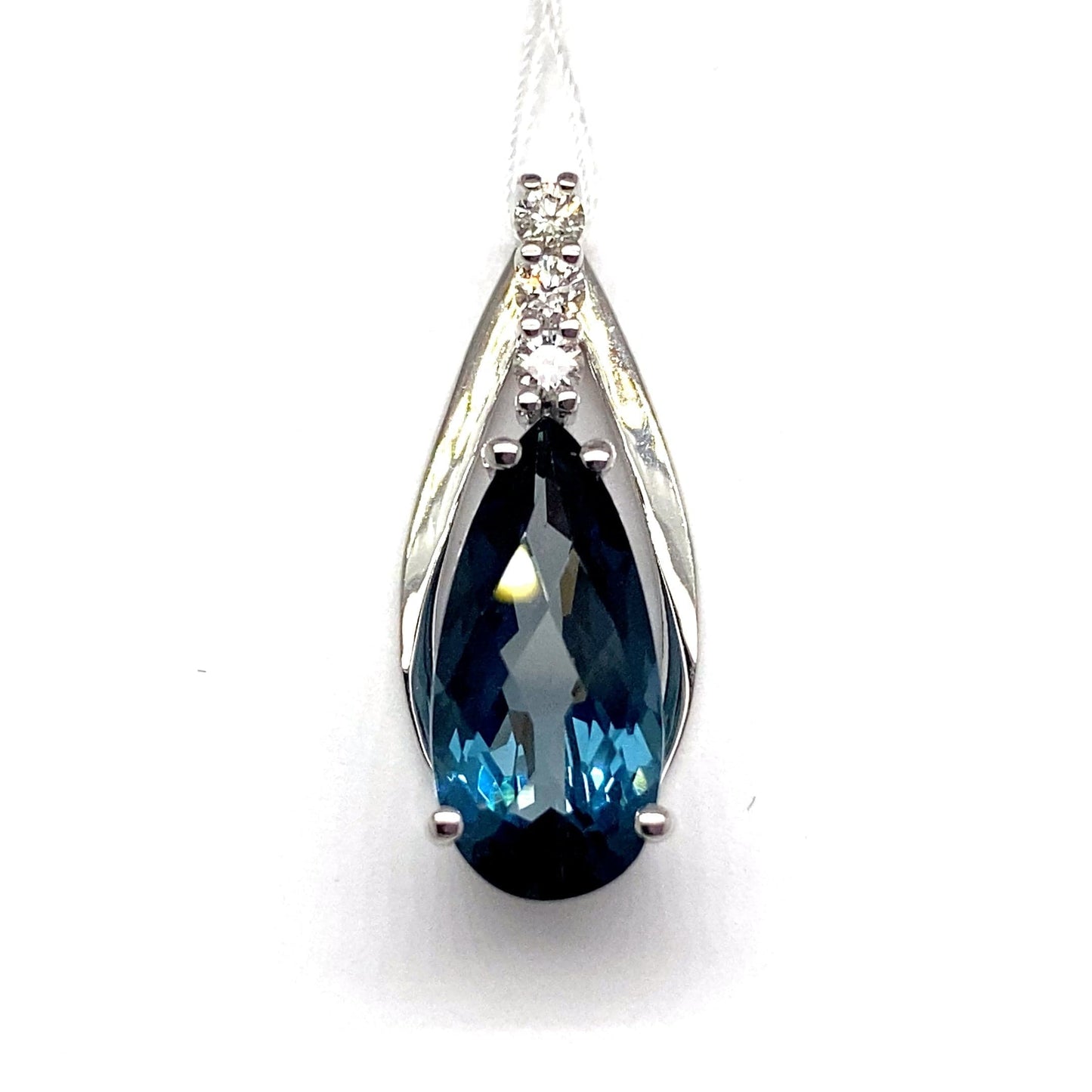 14K WHITE GOLD 4.30 CT LONDON BLUE TOPAZ CENTER 0.144 CT TW NATURAL DIAMOND ACCENT PENDANT