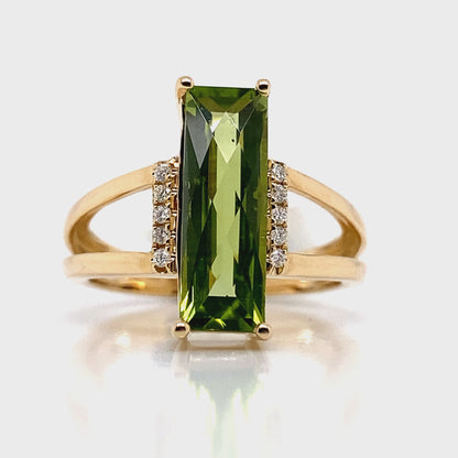 14K WHITE GOLD 3.15 CT PERIDOT CENTER 0.08 TW NATURAL DIAMOND ACCENT RING