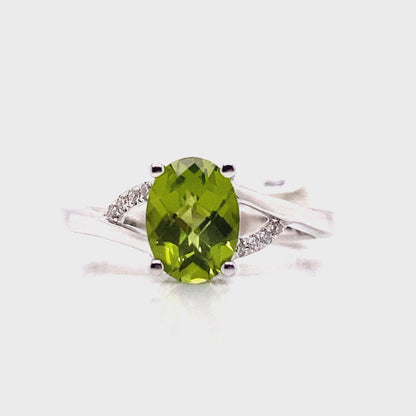 14K WHITE GOLD 1.50 CT PERIDOT CENTER 0.048 TW NATURAL DIAMOND ACCENT RING