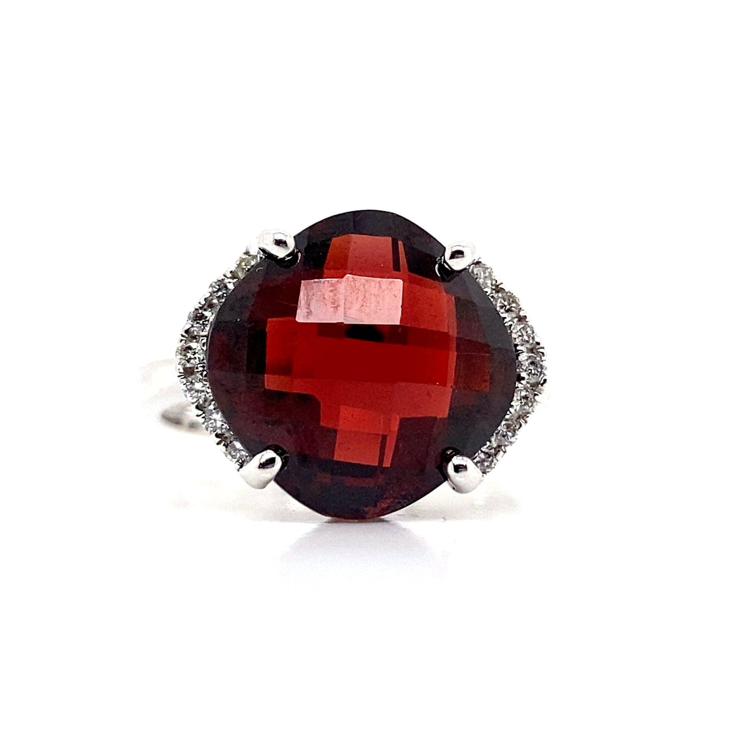 14K WHITE GOLD 8.50 CT GARNET CENTER 0.112 TW NATURAL DIAMOND ACCENT RING
