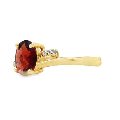 14K WHITE GOLD 1.87 CT GARNET CENTER 0.036 TW NATURAL DIAMOND ACCENT RING