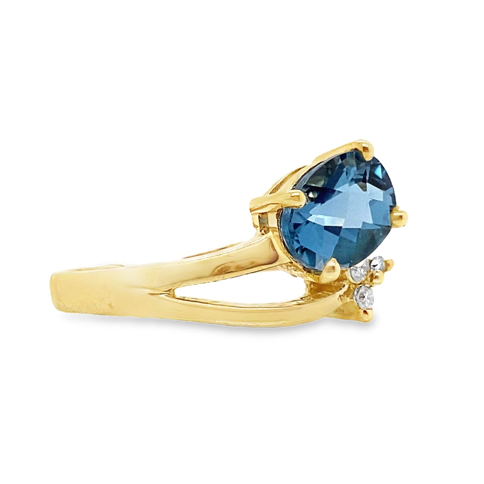 14K WHITE GOLD 1.55 CT LONDON BLUE TOPAZ CENTER 0.06 TW NATURAL DIAMOND ACCENT RING