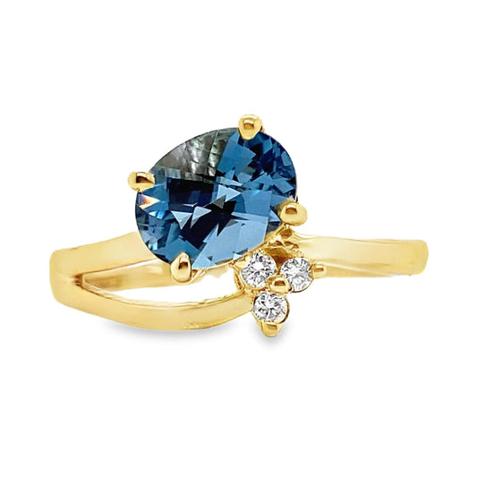 14K WHITE GOLD 1.55 CT LONDON BLUE TOPAZ CENTER 0.06 TW NATURAL DIAMOND ACCENT RING