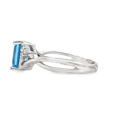 14K WHITE GOLD 1.80 CT SWISS BLUE TOPAZ CENTER 0.078 TW NATURAL DIAMOND ACCENT RING