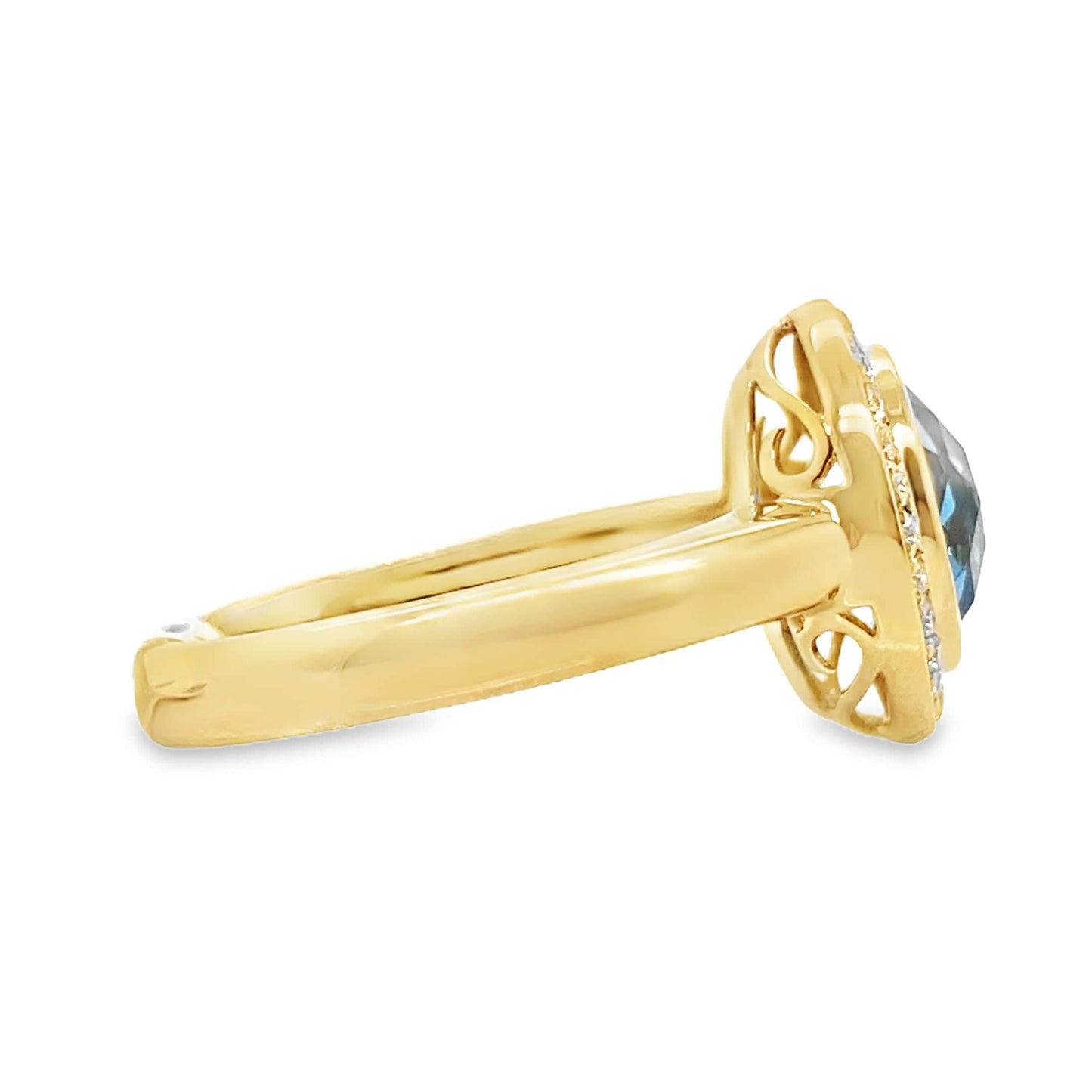 14K WHITE GOLD 3.75 CT SWISS BLUE TOPAZ CENTER 0.168 TW NATURAL DIAMOND ACCENT RING