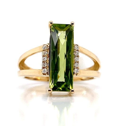 14K WHITE GOLD 3.15 CT PERIDOT CENTER 0.08 TW NATURAL DIAMOND ACCENT RING