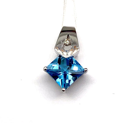 14K WHITE GOLD 1.90 CT SWISS BLUE TOPAZ CENTER 0.02 CT NATURAL DIAMOND ACCENT PENDANT