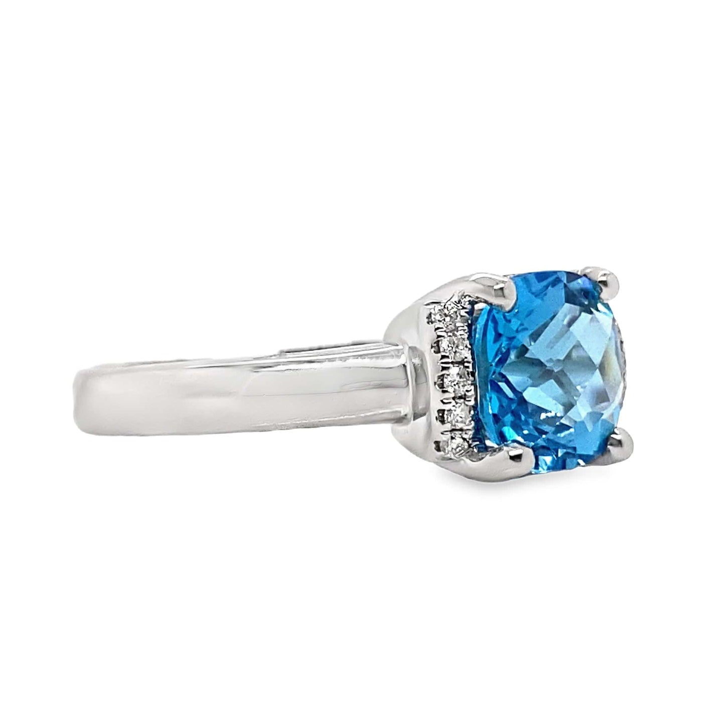 14K WHITE GOLD 2.90 CT SWISS BLUE TOPAZ AND 0.06 TW NATURAL DIAMOND ACCENT RING
